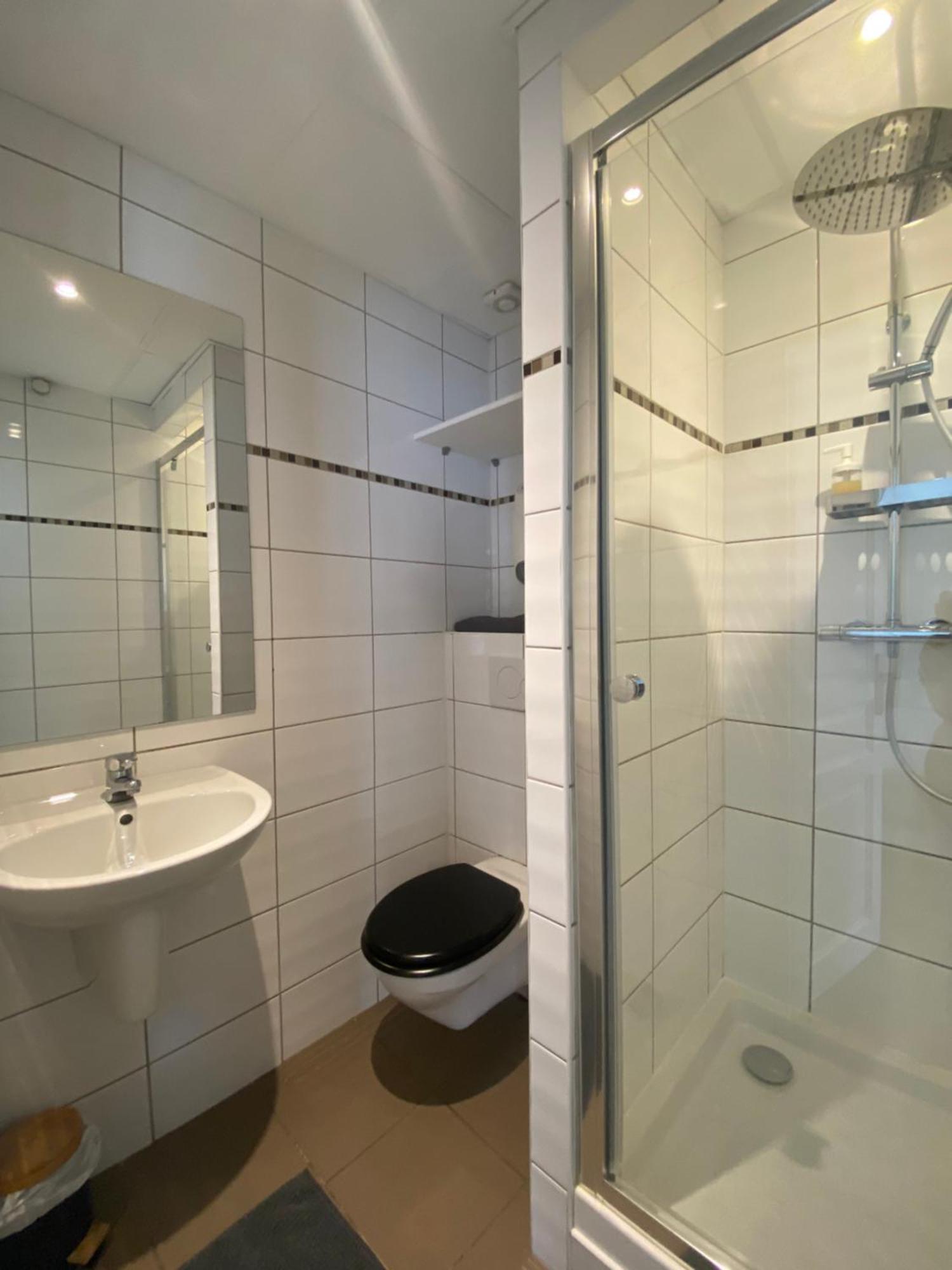 Chambre Privative Au Centre De Bourbourg - Proche Commodites Et Gare Room photo