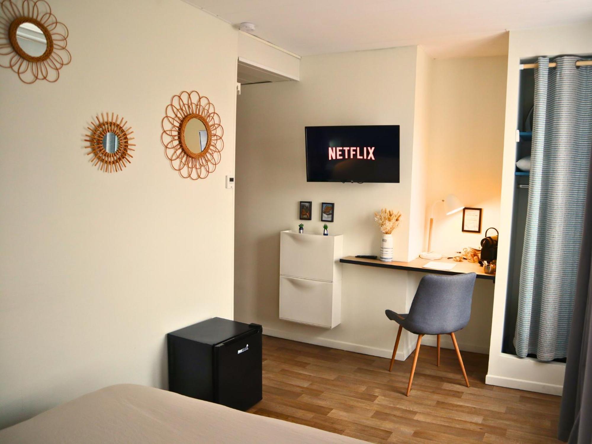 Chambre Privative Au Centre De Bourbourg - Proche Commodites Et Gare Exterior photo